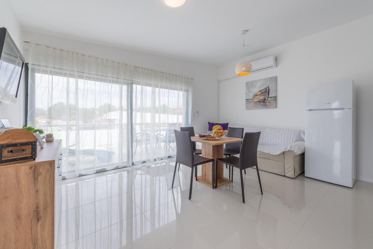 Windrose Apartments Vir Exterior foto